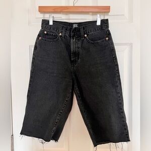 BDG/Urban Outfitters black denim cut off shorts size 26